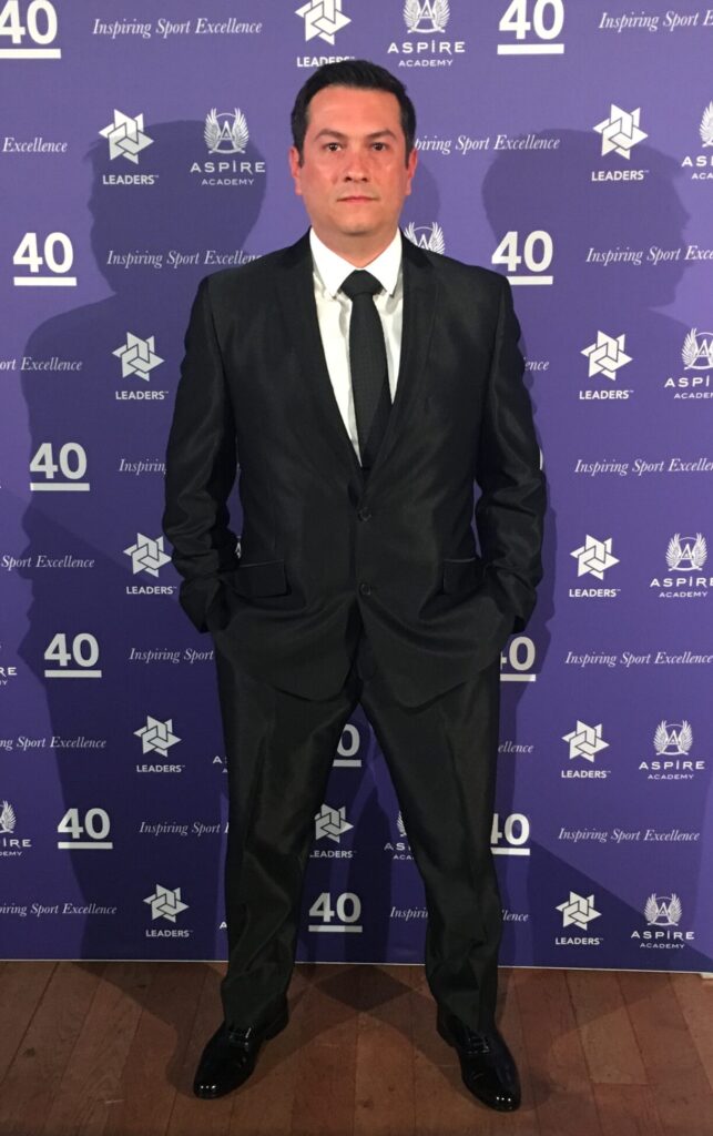Víctor Alvarado en la ceremonia de Leaders Under 40, 2016